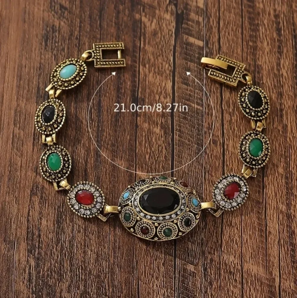 NEW! Starry Chic Vintage Bracelet – Glam Up Your Look!